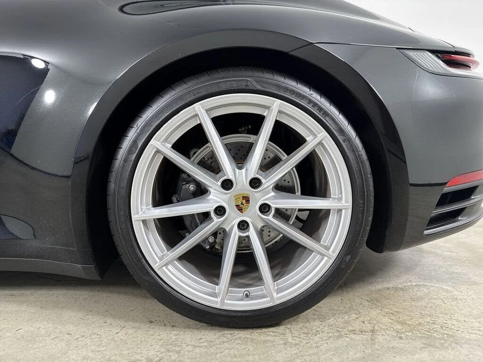 2024 Porsche 992 Carrera 4 - Image 14 of 31