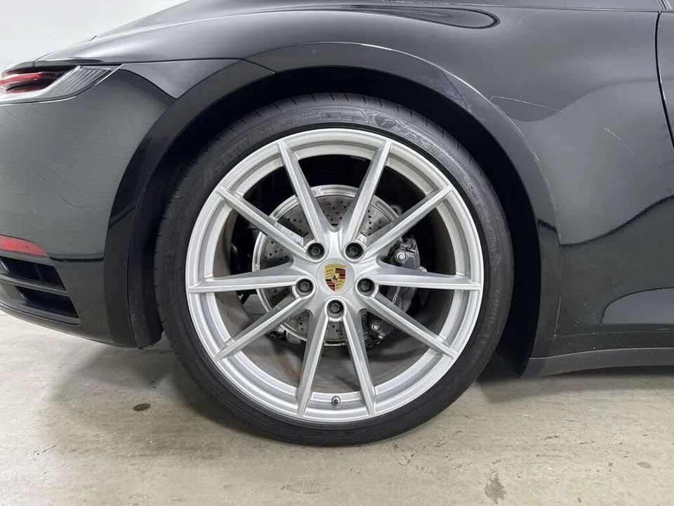 2024 Porsche 992 Carrera 4 - Image 16 of 31