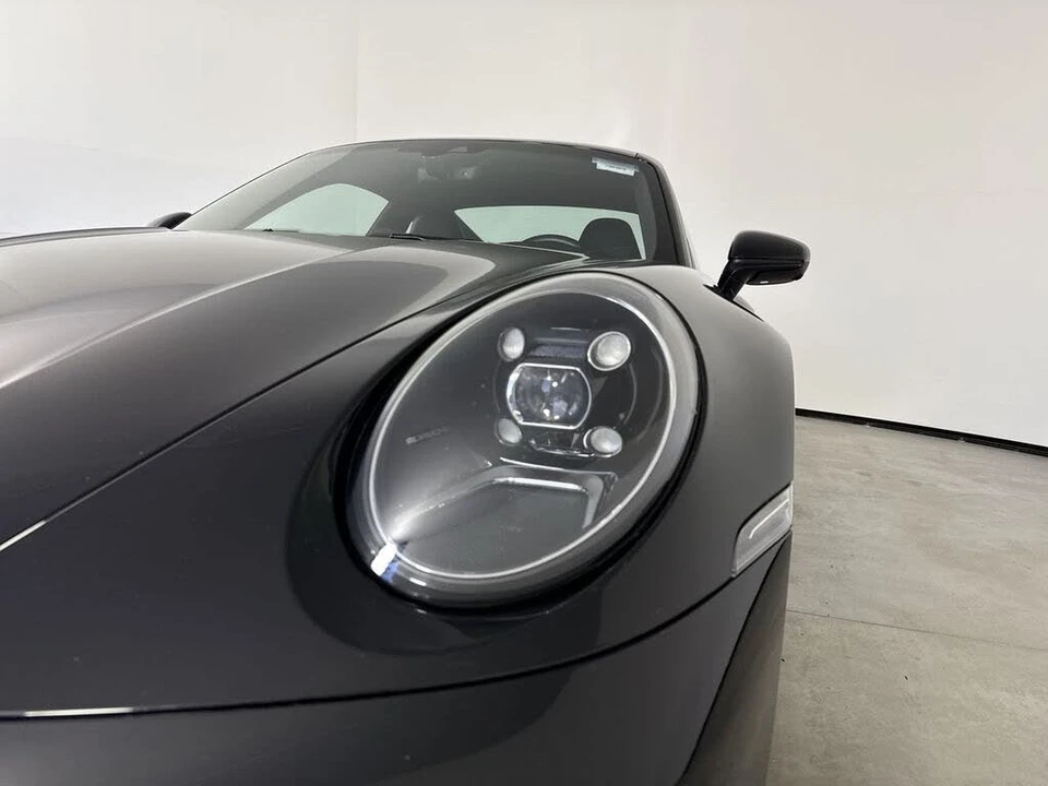 2024 Porsche 992 Carrera 4 - Image 11 of 31