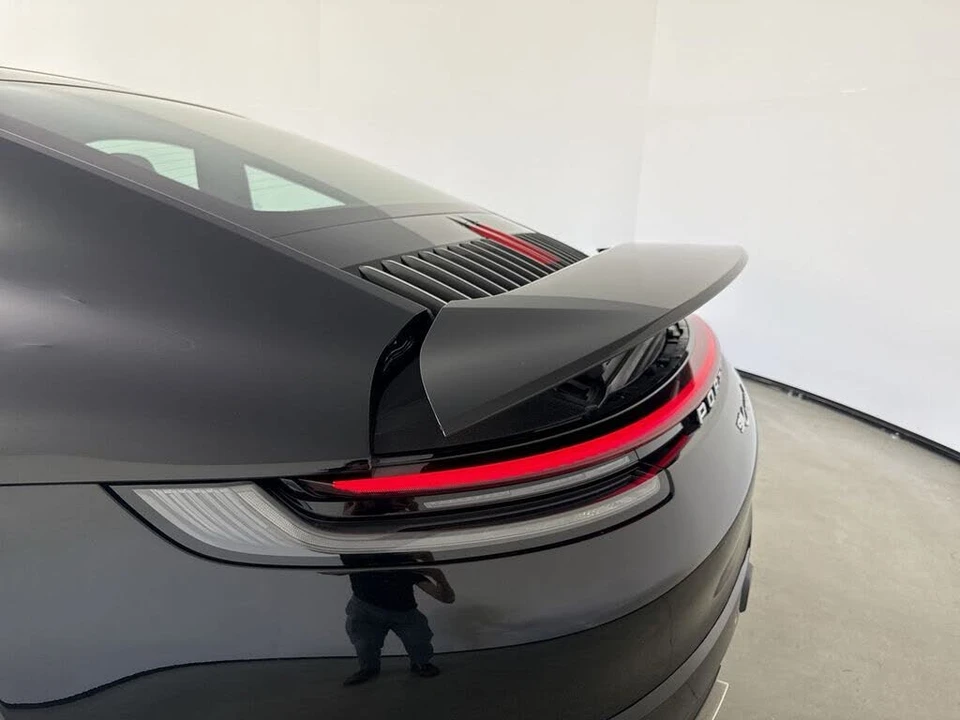 2024 Porsche 992 Carrera 4 - Image 17 of 31