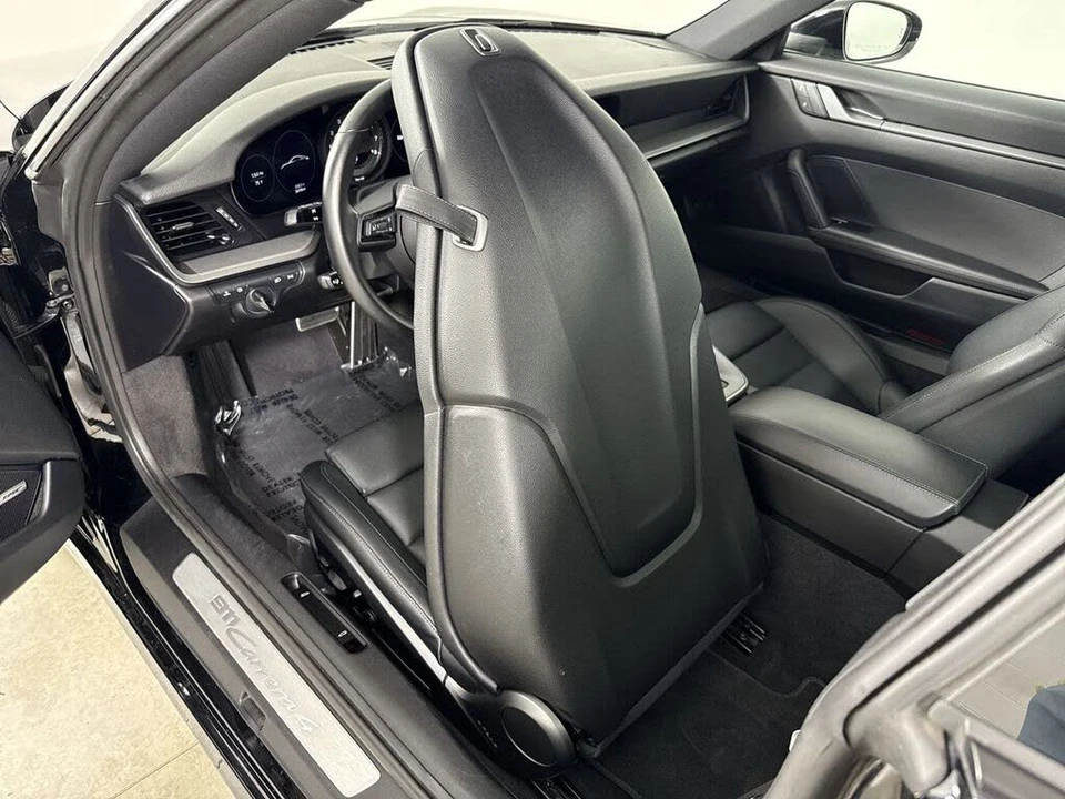 2024 Porsche 992 Carrera 4 - Image 26 of 31