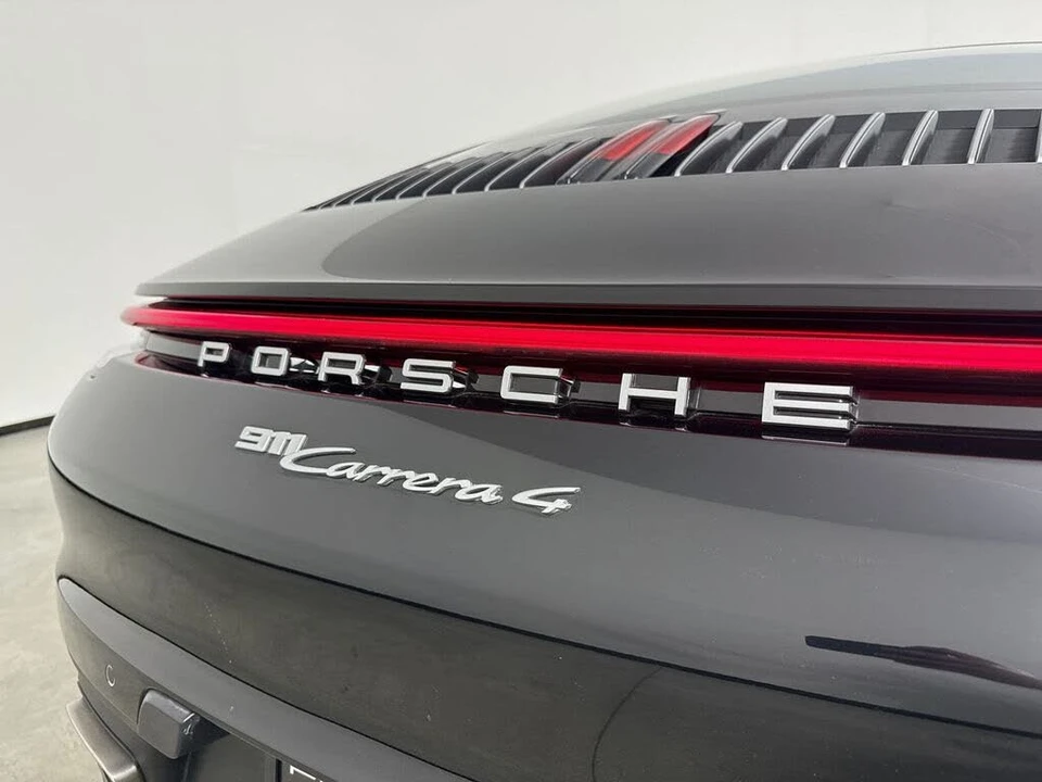 2024 Porsche 992 Carrera 4 - Image 19 of 31