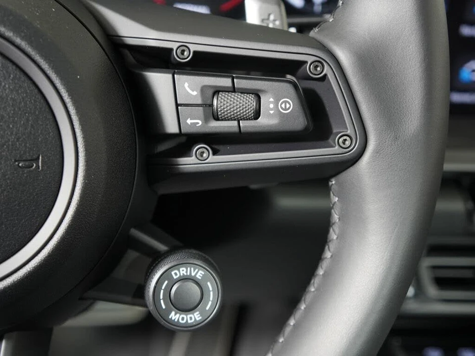 2024 Porsche 992 Carrera 4 - Image 29 of 31