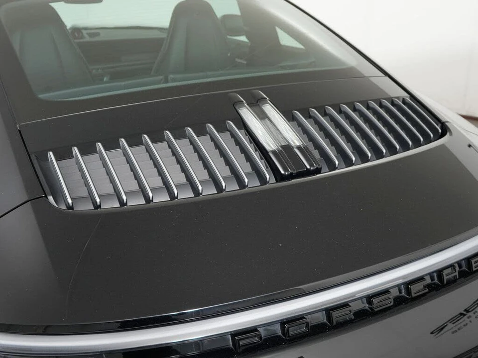 2024 Porsche 992 Carrera 4 - Image 12 of 31