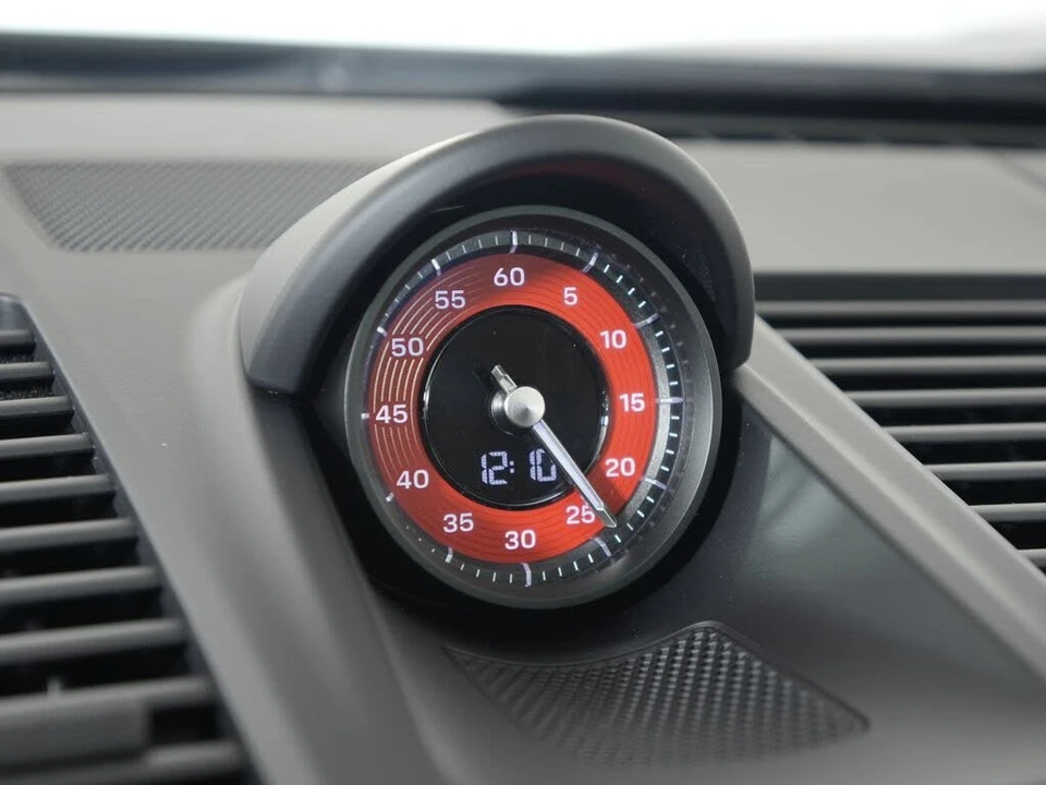 2024 Porsche 992 Carrera 4 - Image 30 of 31
