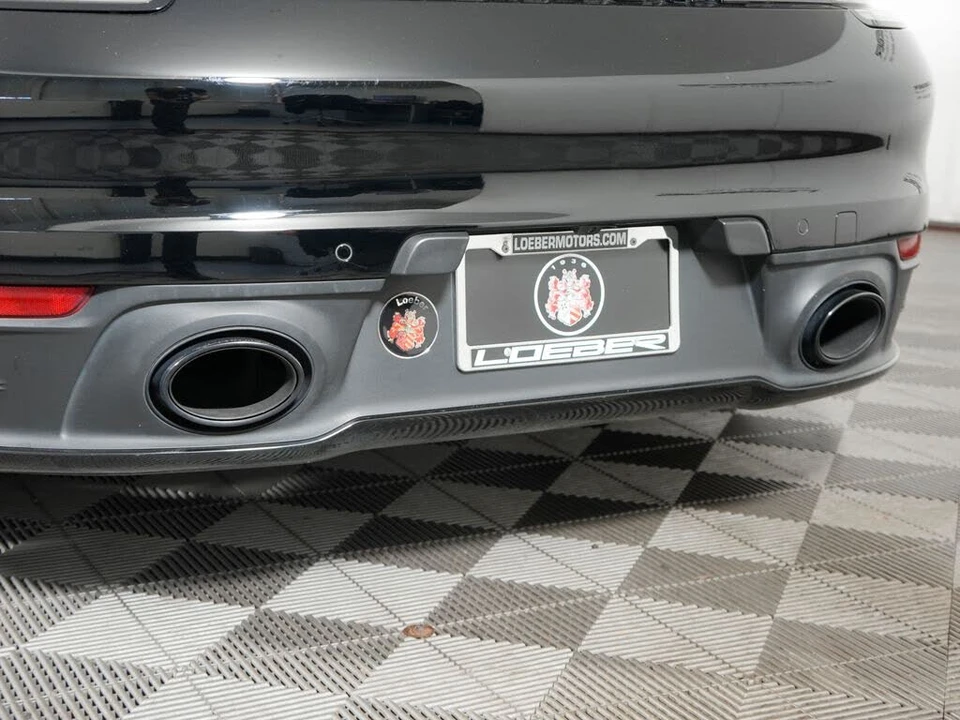 2024 Porsche 992 Carrera 4 - Image 14 of 31