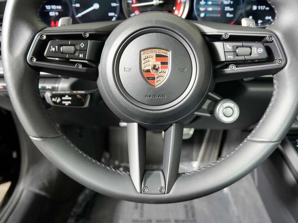 2024 Porsche 992 Carrera 4 - Image 27 of 31