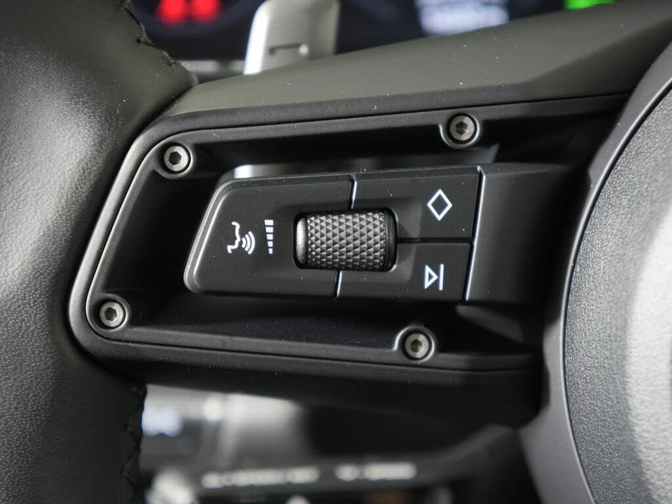 2024 Porsche 992 Carrera 4 - Image 28 of 31