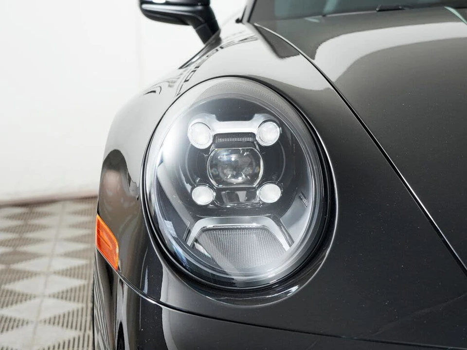 2024 Porsche 992 Carrera 4 - Image 11 of 31