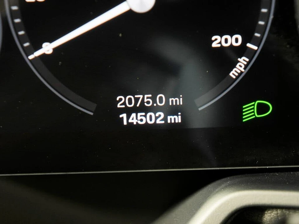 2024 Porsche 992 Carrera 4 - Image 26 of 31