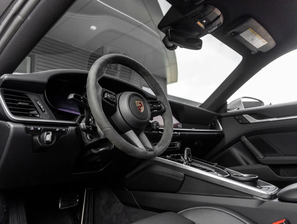 2024 Porsche 992 Carrera 4 - Image 4 of 31