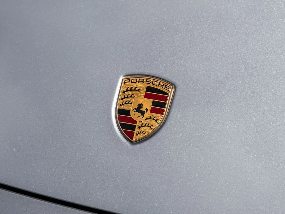 2024 Porsche 992 Carrera 4 - Image 18 of 31