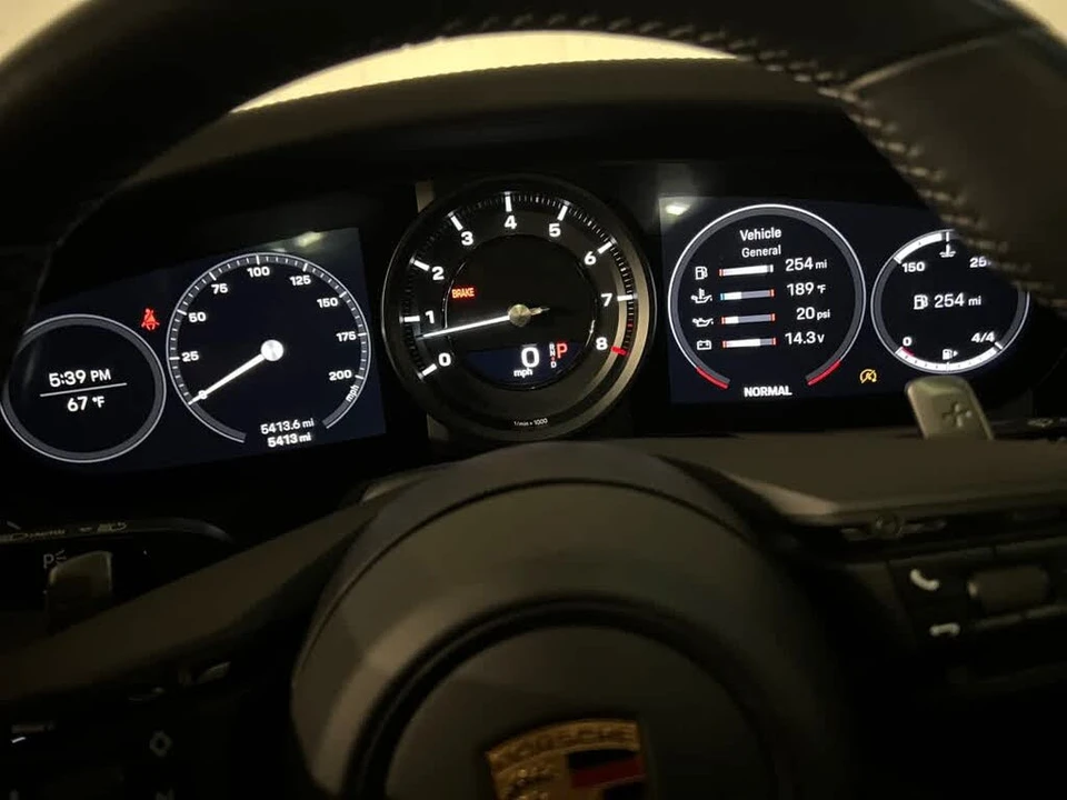 2024 Porsche 992 Carrera 4 - Image 18 of 31