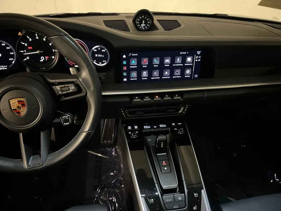 2024 Porsche 992 Carrera 4 - Image 15 of 31