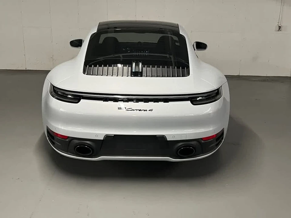 2024 Porsche 992 Carrera 4 - Image 14 of 31