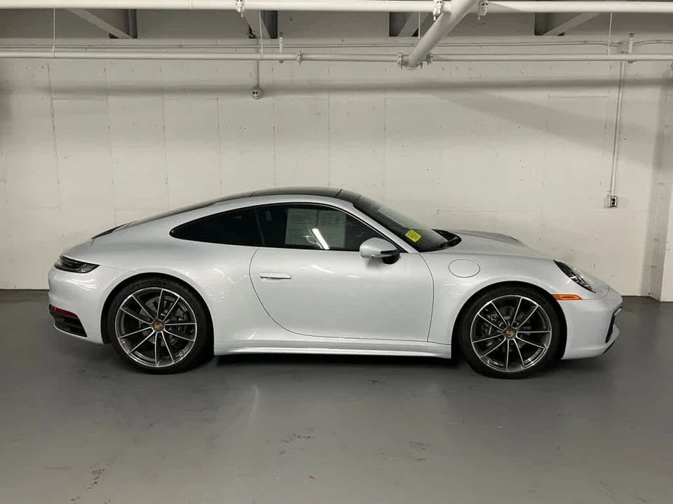 2024 Porsche 992 Carrera 4 - Image 12 of 31