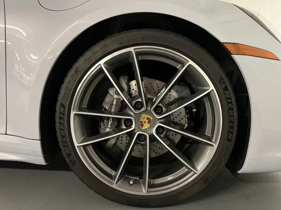 2024 Porsche 992 Carrera 4 - Image 10 of 31