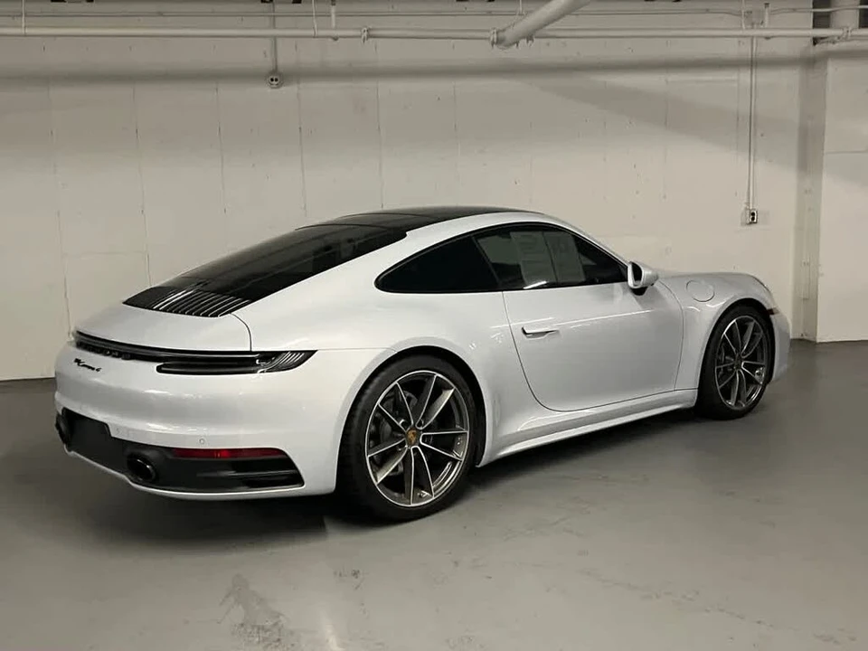 2024 Porsche 992 Carrera 4 - Image 13 of 31