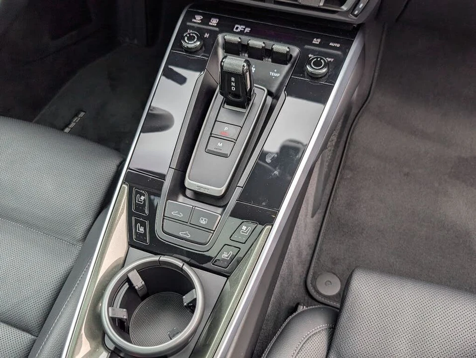 2024 Porsche 992 Carrera 4 - Image 15 of 25