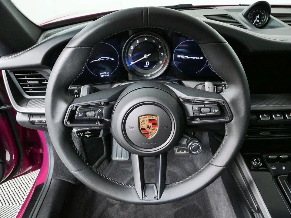2024 Porsche 992 Carrera 4 - Image 9 of 31