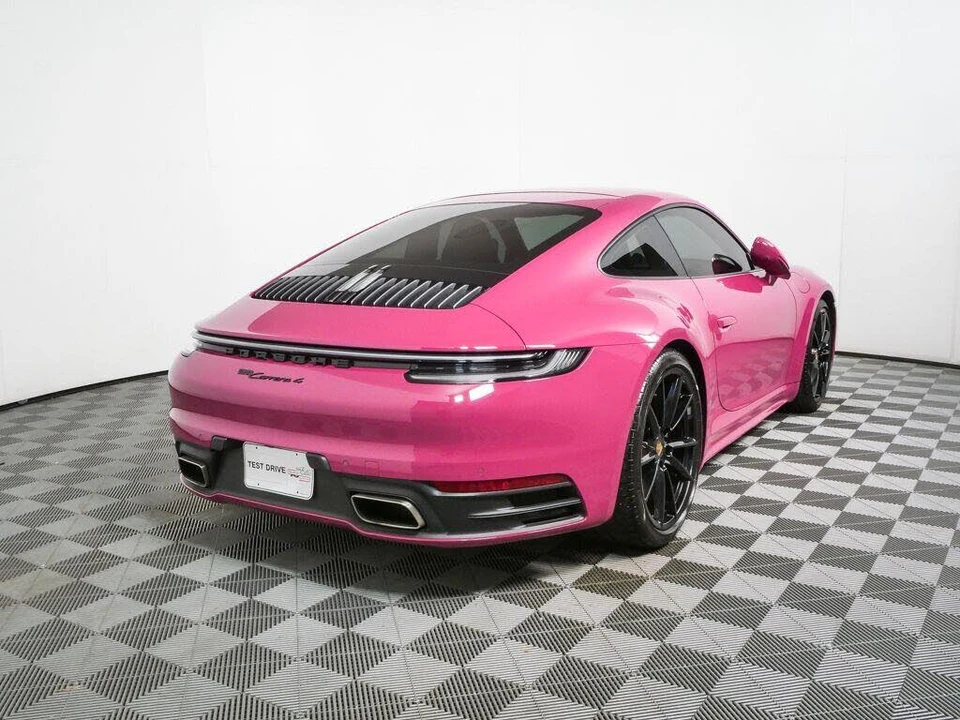 2024 Porsche 992 Carrera 4 - Image 26 of 31