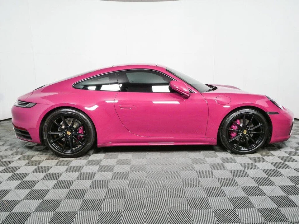 2024 Porsche 992 Carrera 4 - Image 25 of 31
