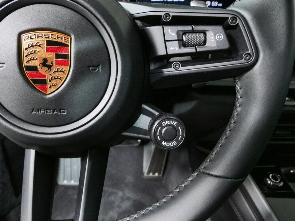 2024 Porsche 992 Carrera 4 - Image 11 of 31