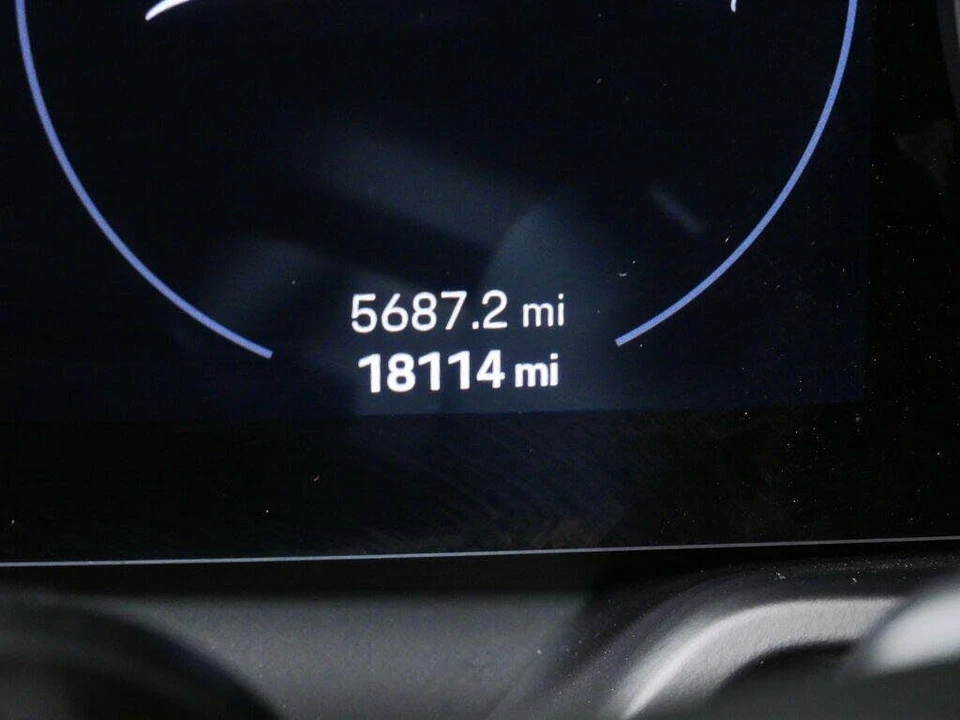 2024 Porsche 992 Carrera 4 - Image 12 of 31