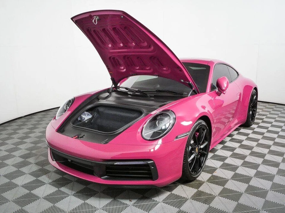 2024 Porsche 992 Carrera 4 - Image 28 of 31