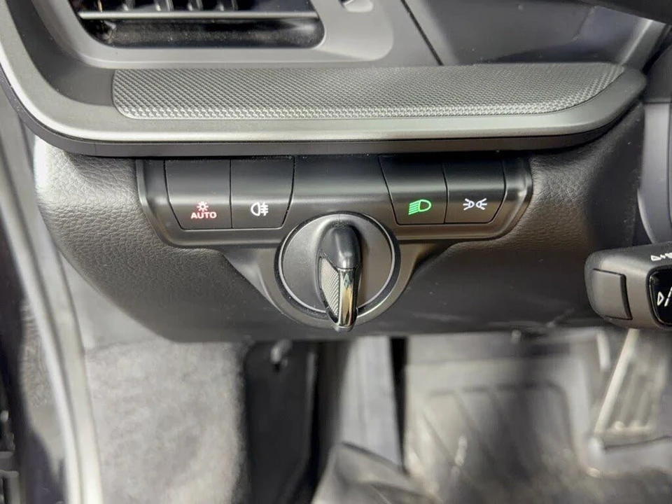 2024 Porsche 992 Carrera 4 - Image 20 of 31