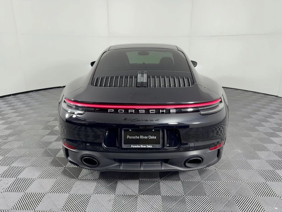 2024 Porsche 992 Carrera 4 - Image 11 of 31