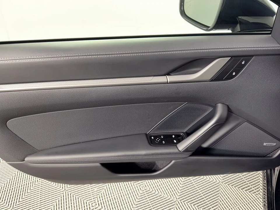 2024 Porsche 992 Carrera 4 - Image 14 of 31