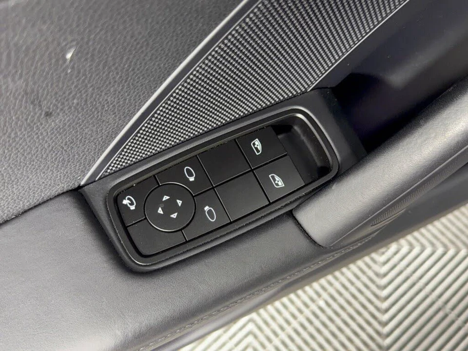 2024 Porsche 992 Carrera 4 - Image 15 of 31