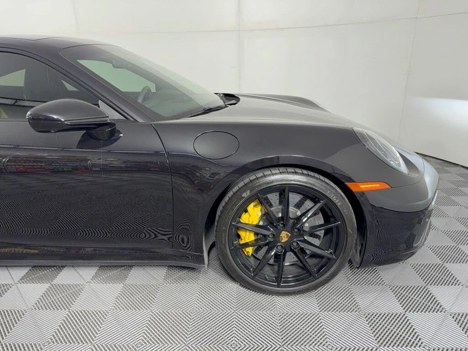 2024 Porsche 992 Carrera 4 - Image 13 of 31