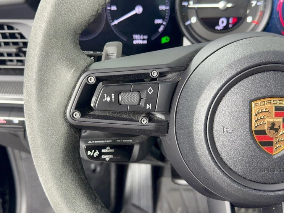 2024 Porsche 992 Carrera 4 - Image 18 of 31