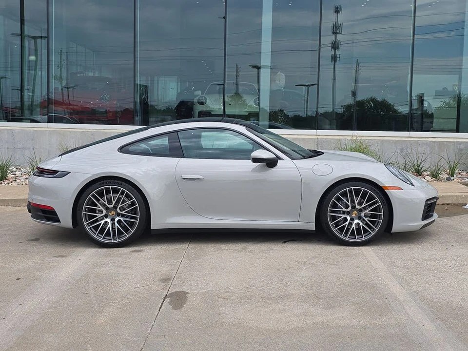 2024 Porsche 992 Carrera 4 - Image 8 of 25