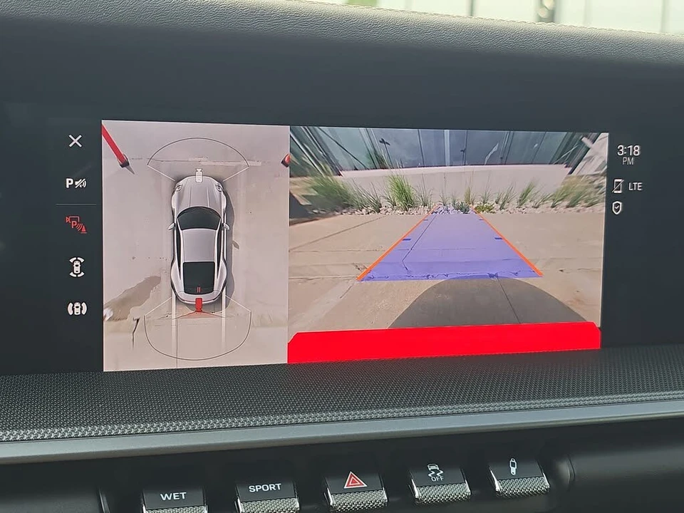 2024 Porsche 992 Carrera 4 - Image 18 of 25