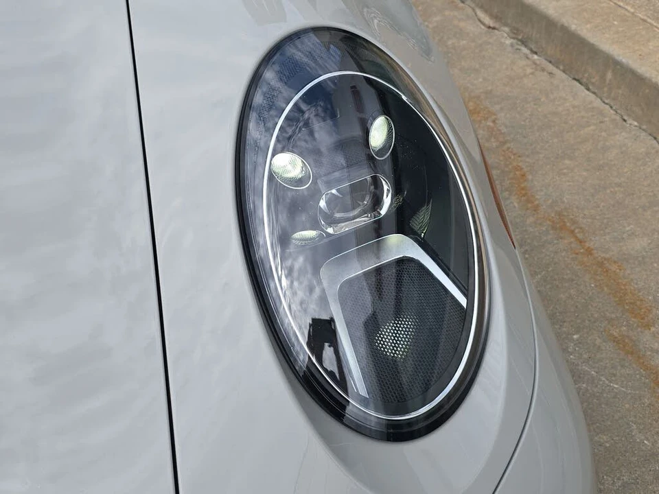2024 Porsche 992 Carrera 4 - Image 12 of 25