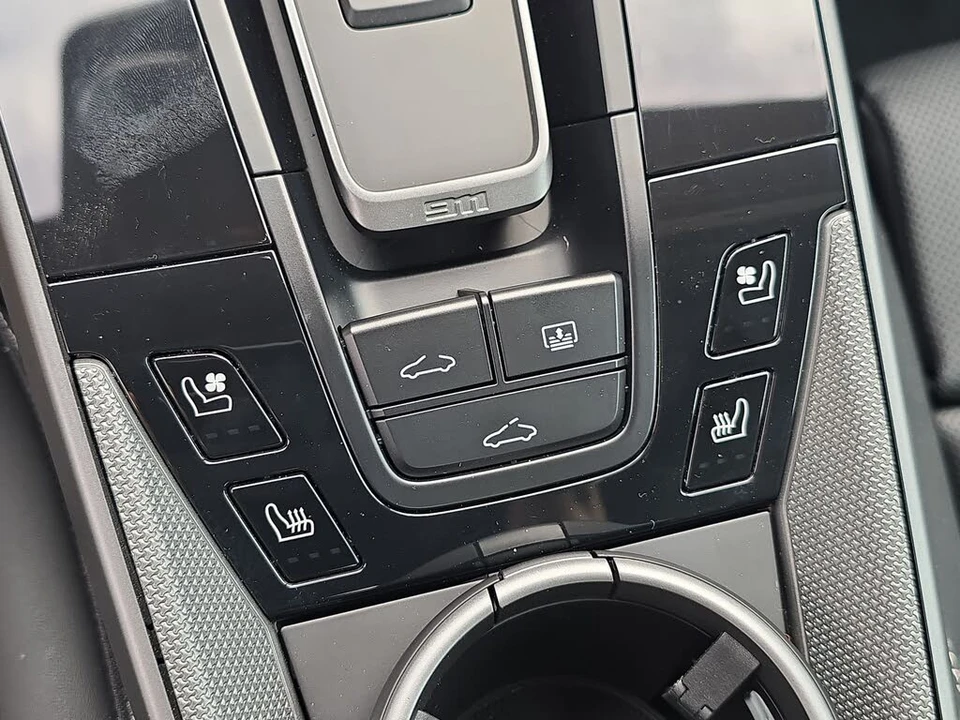 2024 Porsche 992 Carrera 4 - Image 22 of 25