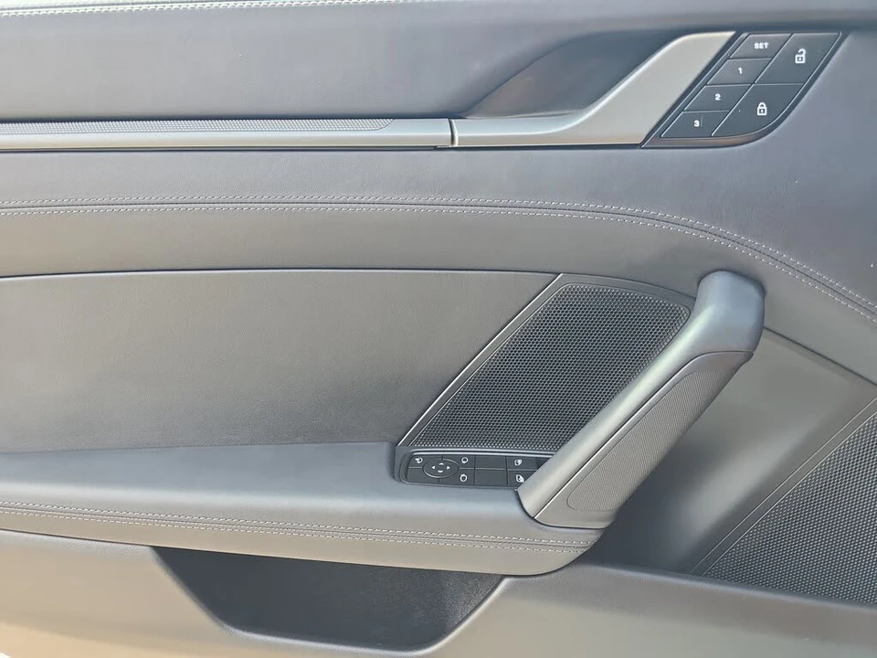 2024 Porsche 992 Carrera 4 - Image 15 of 25