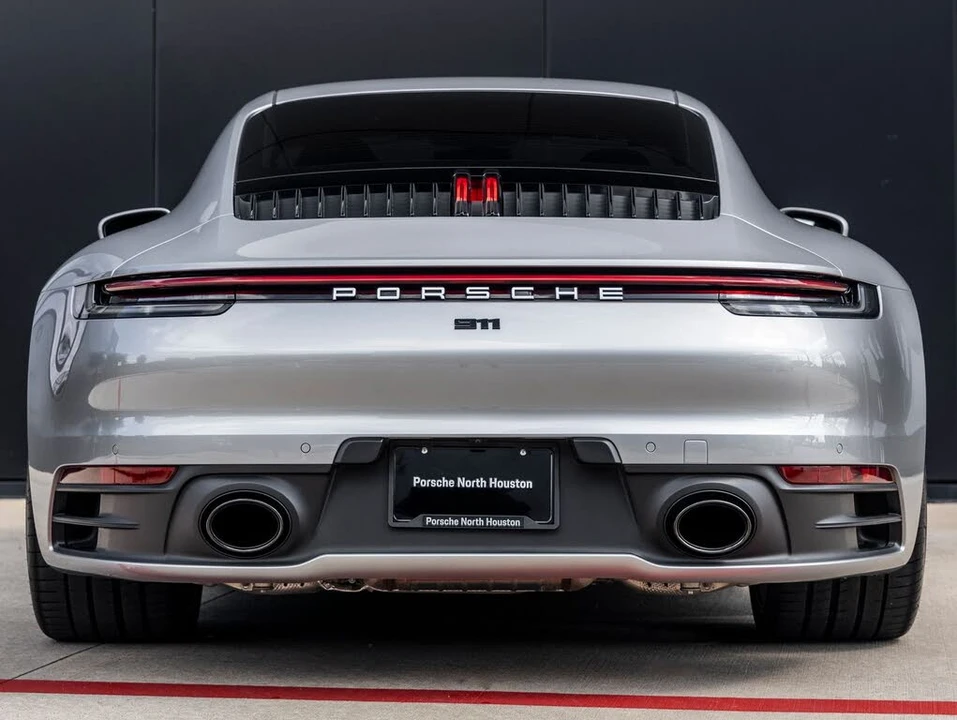 2024 Porsche 992 Carrera 4 - Image 10 of 31
