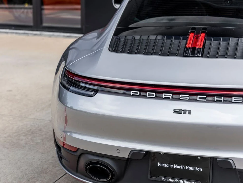 2024 Porsche 992 Carrera 4 - Image 13 of 31