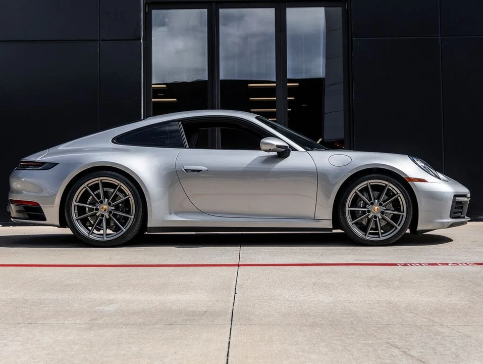 2024 Porsche 992 Carrera 4 - Image 12 of 31