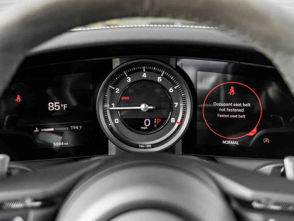 2024 Porsche 992 Carrera 4 - Image 28 of 31