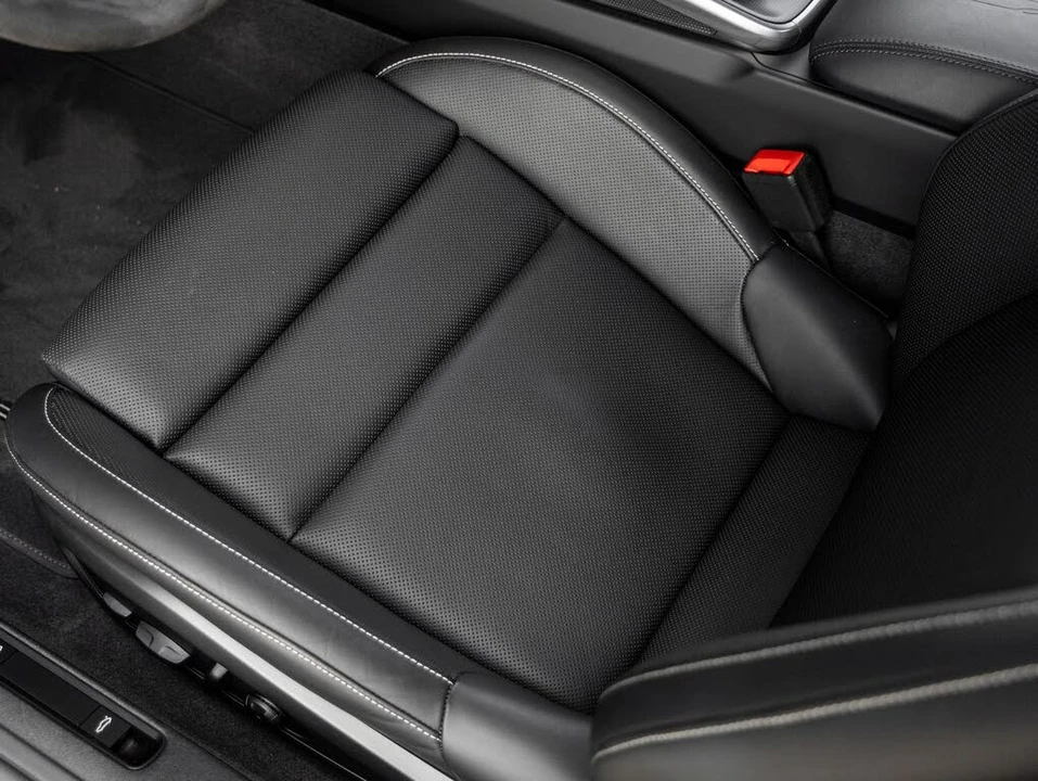 2024 Porsche 992 Carrera 4 - Image 25 of 31