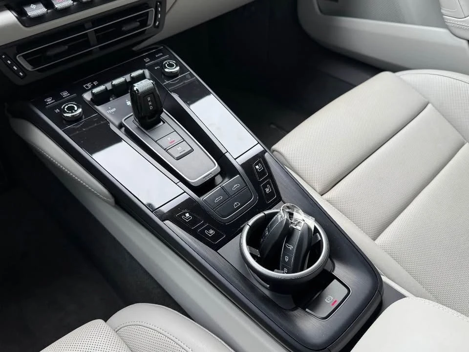 2024 Porsche 992 Carrera GTS - Image 9 of 20