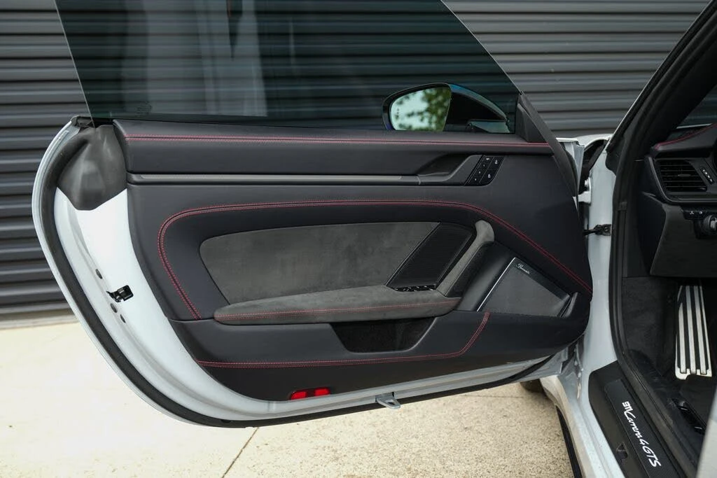 2024 Porsche 911 - Image 19 of 31