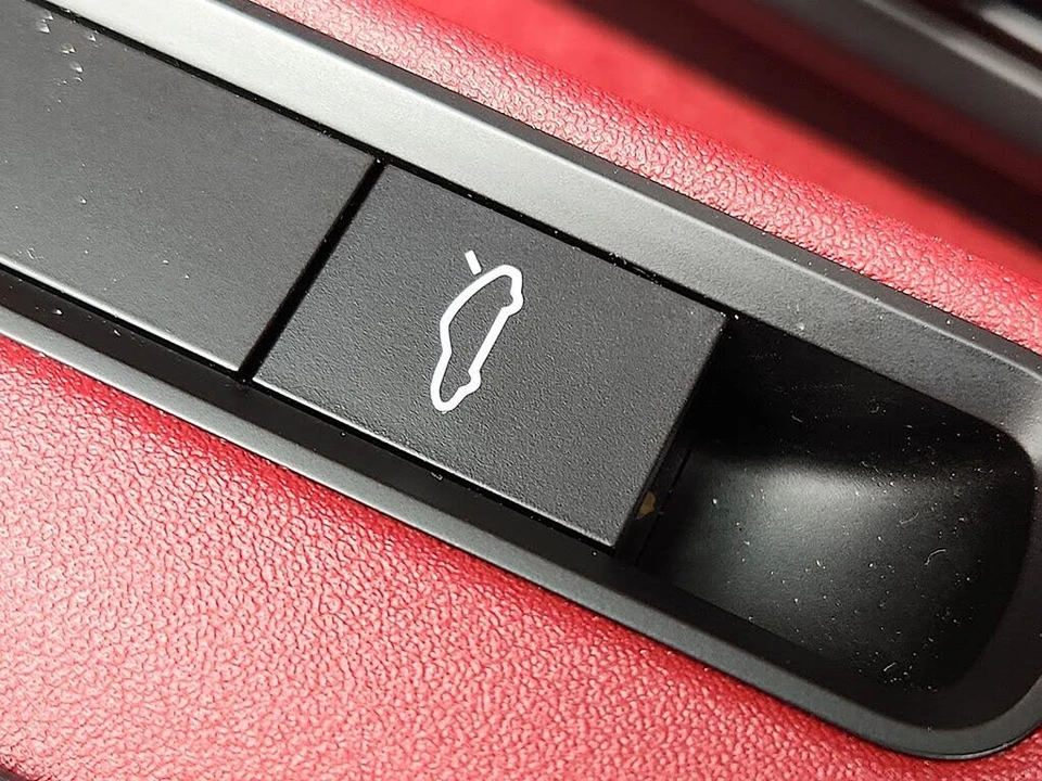 2024 Porsche 992 Carrera GTS - Image 26 of 31