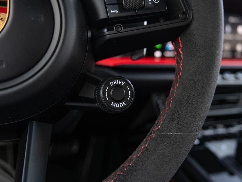 2024 Porsche 911 - Image 16 of 31