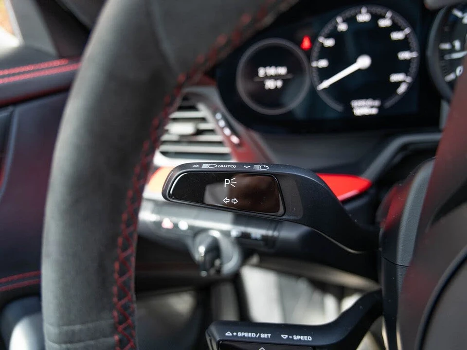 2024 Porsche 911 - Image 9 of 31